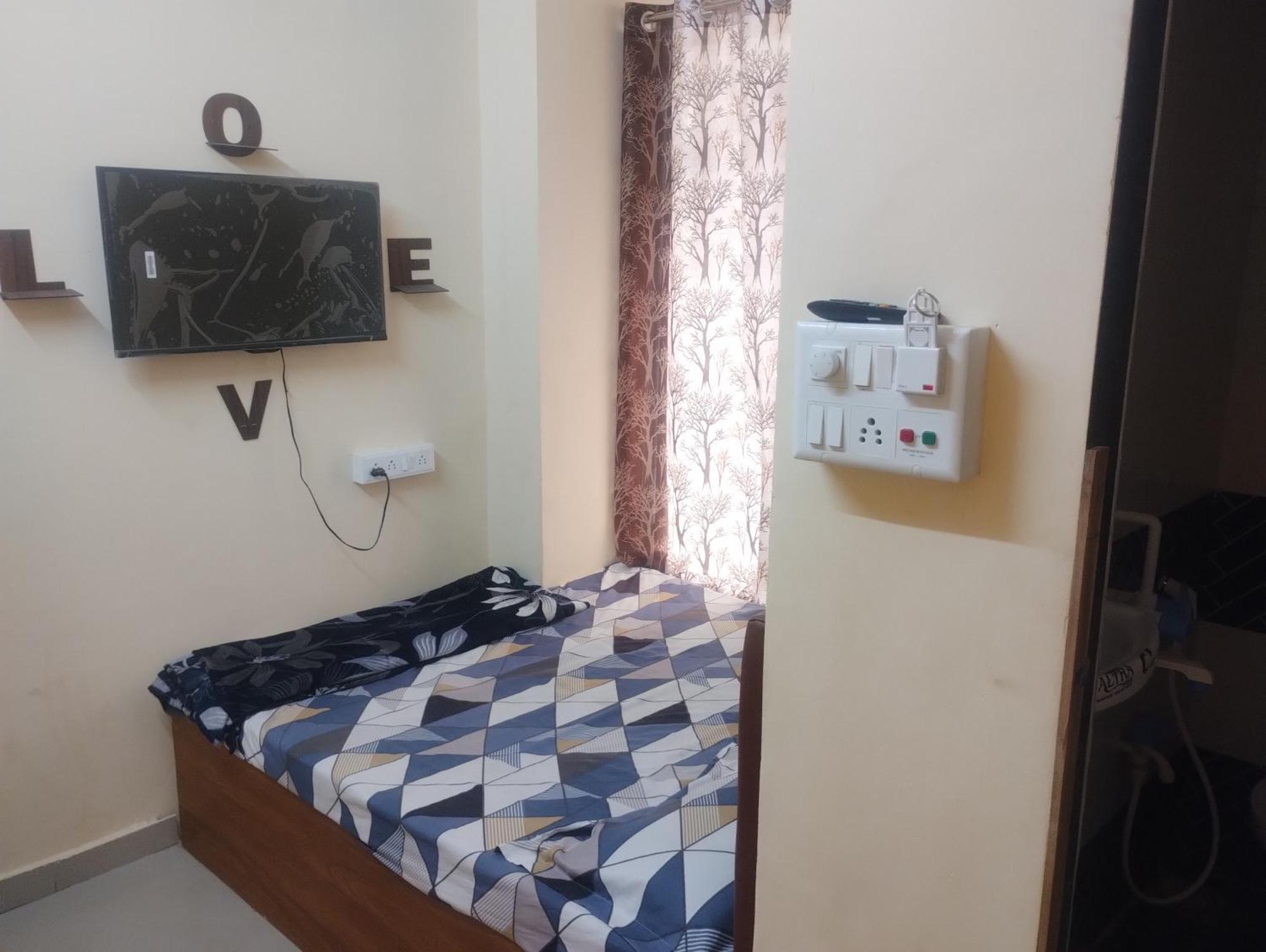Hotel Metro Althan Сурат Экстерьер фото